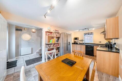 2nd view KITCHEN DINER.jpg