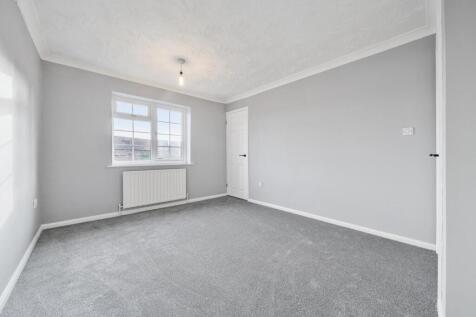 2nd view MASTER BEDROOM.jpg