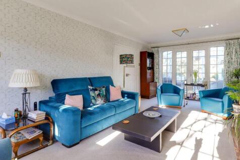 Sitting Room b.JPG