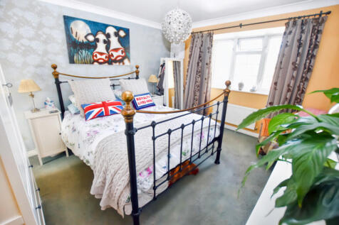 Principal Bedroom...