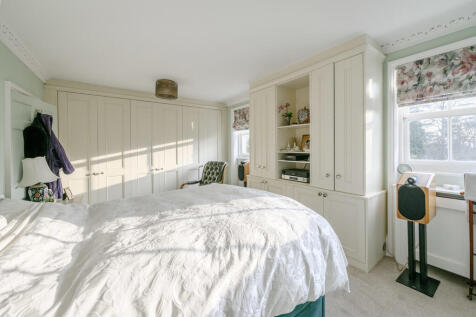 Principal Bedroom...