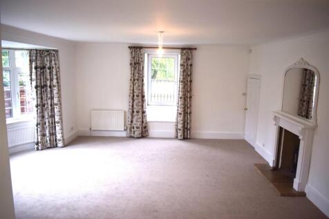 Living room 1.JPG