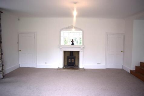 Living room 2.JPG