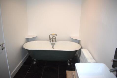 Ensuite.JPG