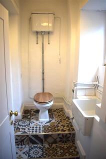Toilet .JPG