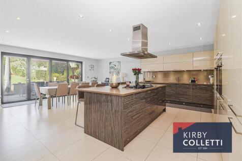KITCHEN/DINING/FAMILY ROOM