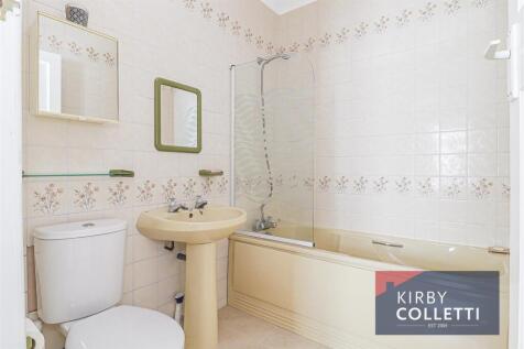 EN SUITE TO BEDROOM TWO