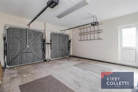 INTEGRAL GARAGE