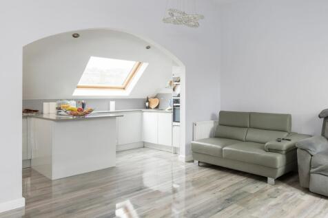 SITTING ROOM DINING ROOM AND KITCHEN