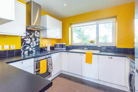 KITCHEN DINER AND LOUNGE