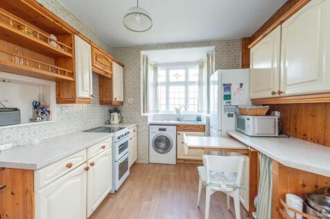 LOUNGE, DINING ROOM AND KITCHEN