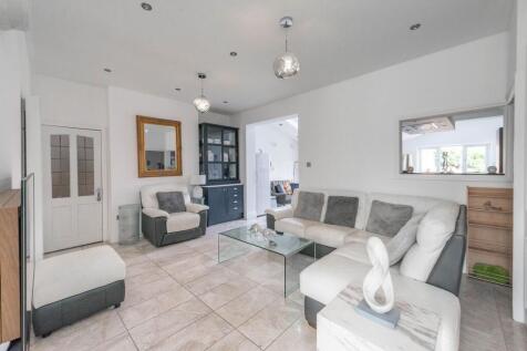 KITCHENS AND RECEPTION ROOMS