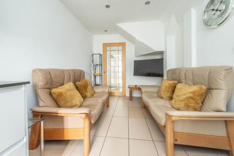 KITCHENS AND RECEPTION ROOMS