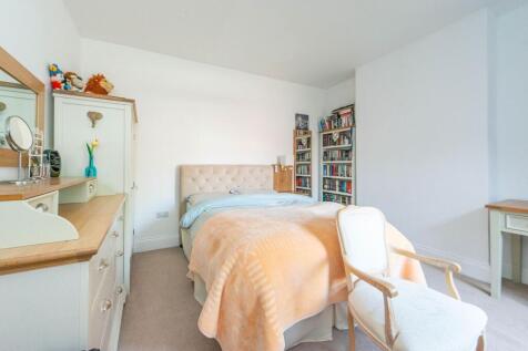 SIX DOUBLE BEDROOMS AND FOUR BATHROOMS