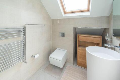 SIX DOUBLE BEDROOMS AND FOUR BATHROOMS