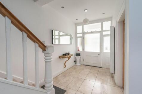 ENTRANCE HALLWAY AND LANDINGS