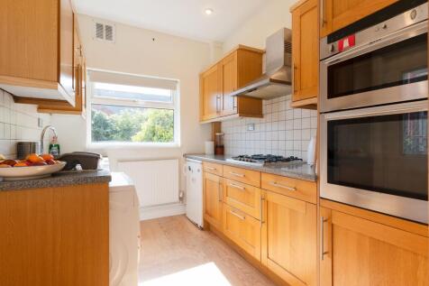 KITCHEN DINER AND LOUNGE