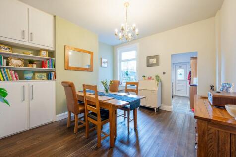 KITCHEN, DINER AND LIVING ROOM