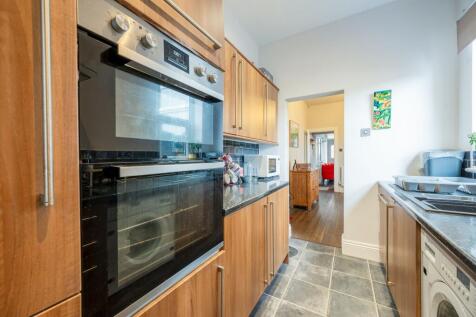 KITCHEN, DINER AND LIVING ROOM