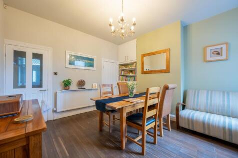 KITCHEN, DINER AND LIVING ROOM
