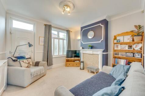 KITCHEN, DINER AND LIVING ROOM