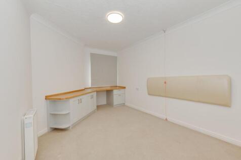 BEDROOMS WITH BUILT IN WARDROBES AND BATHROOM