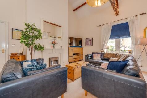 KITCHEN, DINER AND LIVING ROOM