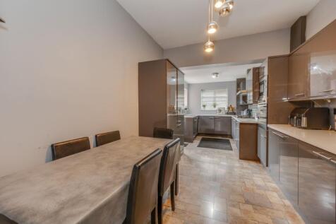 LIVING ROOM, KITCHEN AND DINING ROOMS