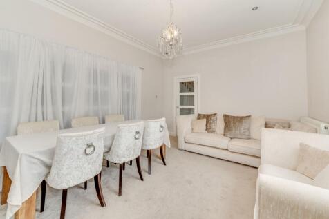 LIVING ROOM, KITCHEN AND DINING ROOMS