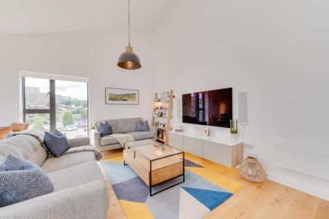 OPEN PLAN KITCHEN/DINER/LIVING ROOM