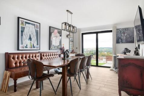 KITCHEN/BREAKFAST ROOM AND DINING ROOM