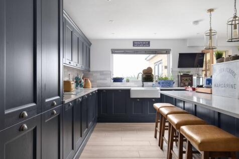 KITCHEN/BREAKFAST ROOM AND DINING ROOM