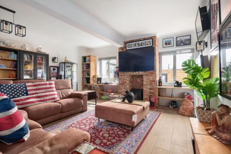 LOUNGE AND SITTING ROOM