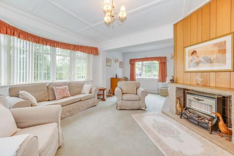 KITCHEN, DINING ROOM AND LOUNGE