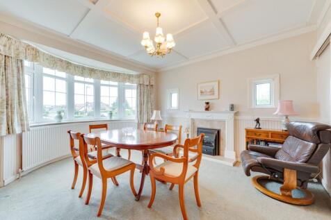 KITCHEN, DINING ROOM AND LOUNGE