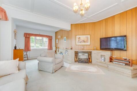 KITCHEN, DINING ROOM AND LOUNGE