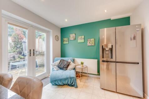 KITCHEN, DINER AND LIVING ROOM