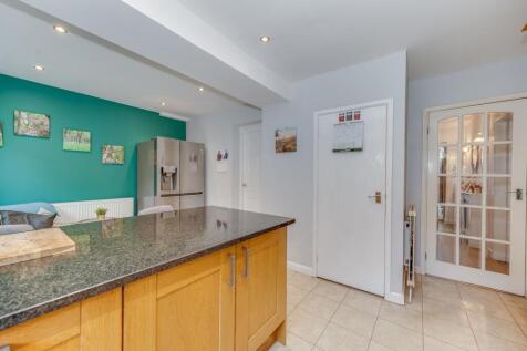 KITCHEN, DINER AND LIVING ROOM