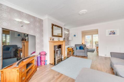 KITCHEN, DINER AND LIVING ROOM