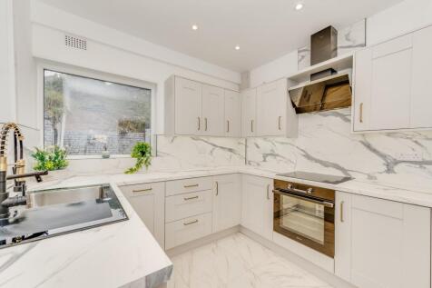 KITCHEN, DINING ROOM AND LOUNGE