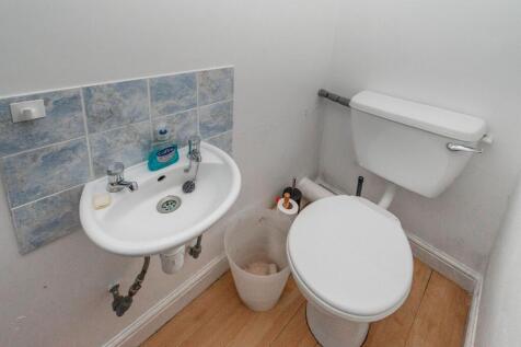 W.C AND UTILITY ROOM