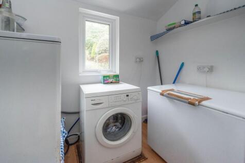 W.C AND UTILITY ROOM