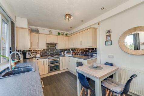 KITCHEN/DINER AND LOUNGE