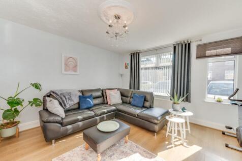 KITCHEN/DINER AND LOUNGE