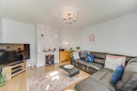 KITCHEN/DINER AND LOUNGE