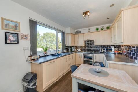 KITCHEN/DINER AND LOUNGE