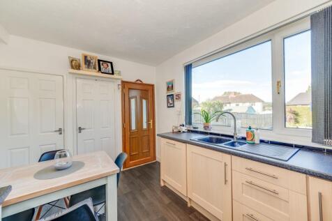 KITCHEN/DINER AND LOUNGE