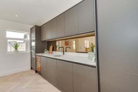 OPEN PLAN KITCHEN/DINER