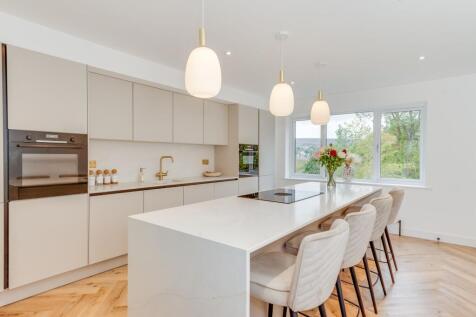 OPEN PLAN KITCHEN/DINER/LIVING ROOM