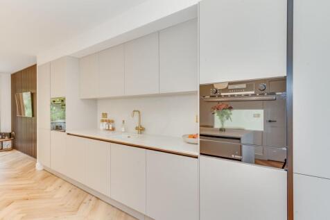 OPEN PLAN KITCHEN/DINER/LIVING ROOM
